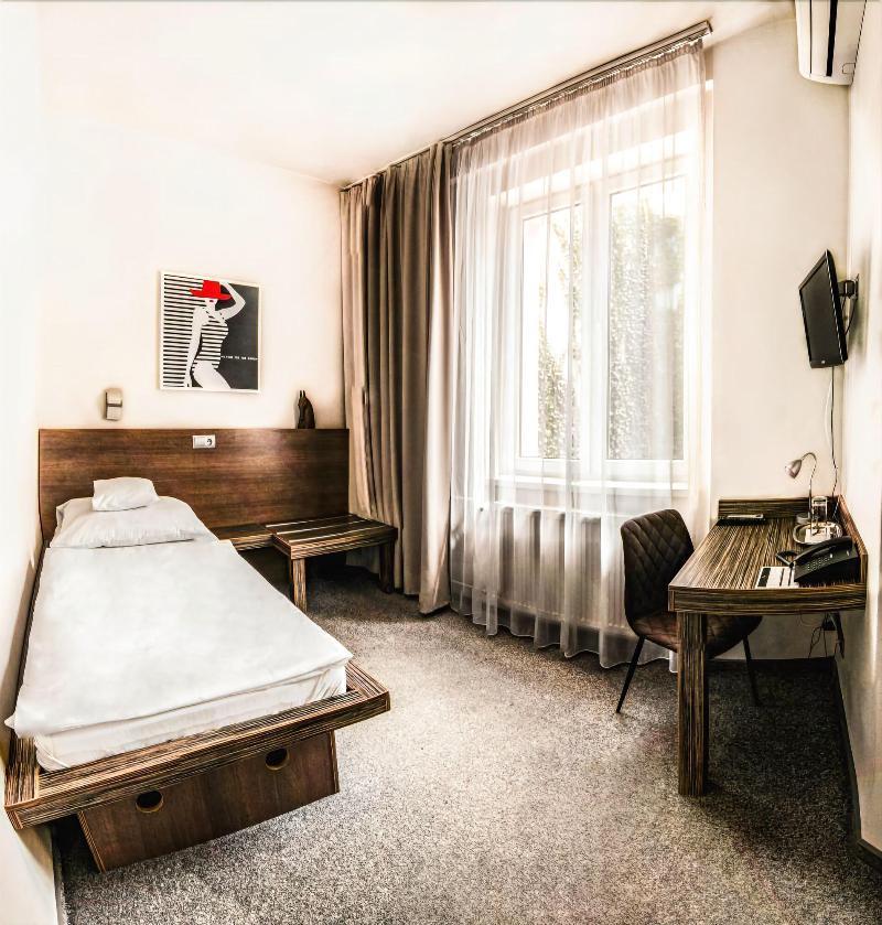 Pension Horse Inn Кошице Екстериор снимка