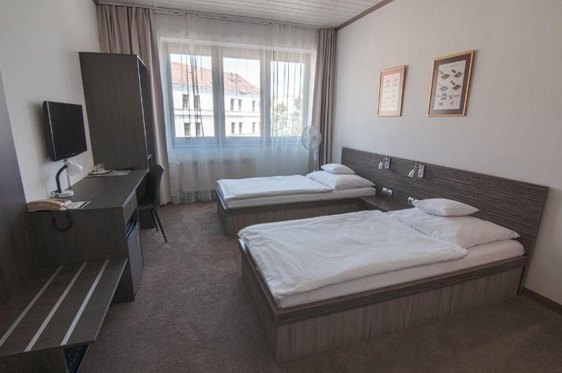 Pension Horse Inn Кошице Екстериор снимка