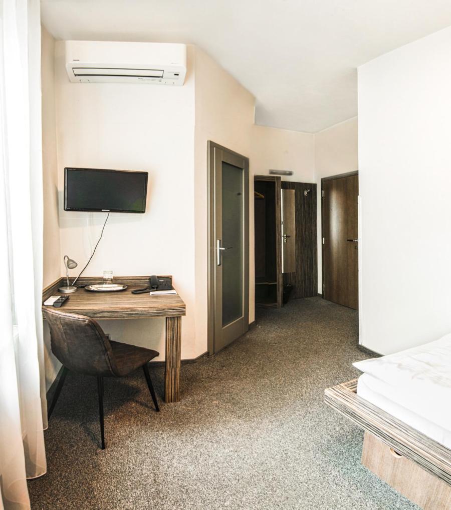 Pension Horse Inn Кошице Екстериор снимка