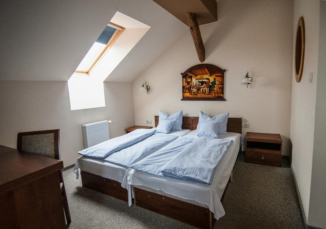 Pension Horse Inn Кошице Екстериор снимка