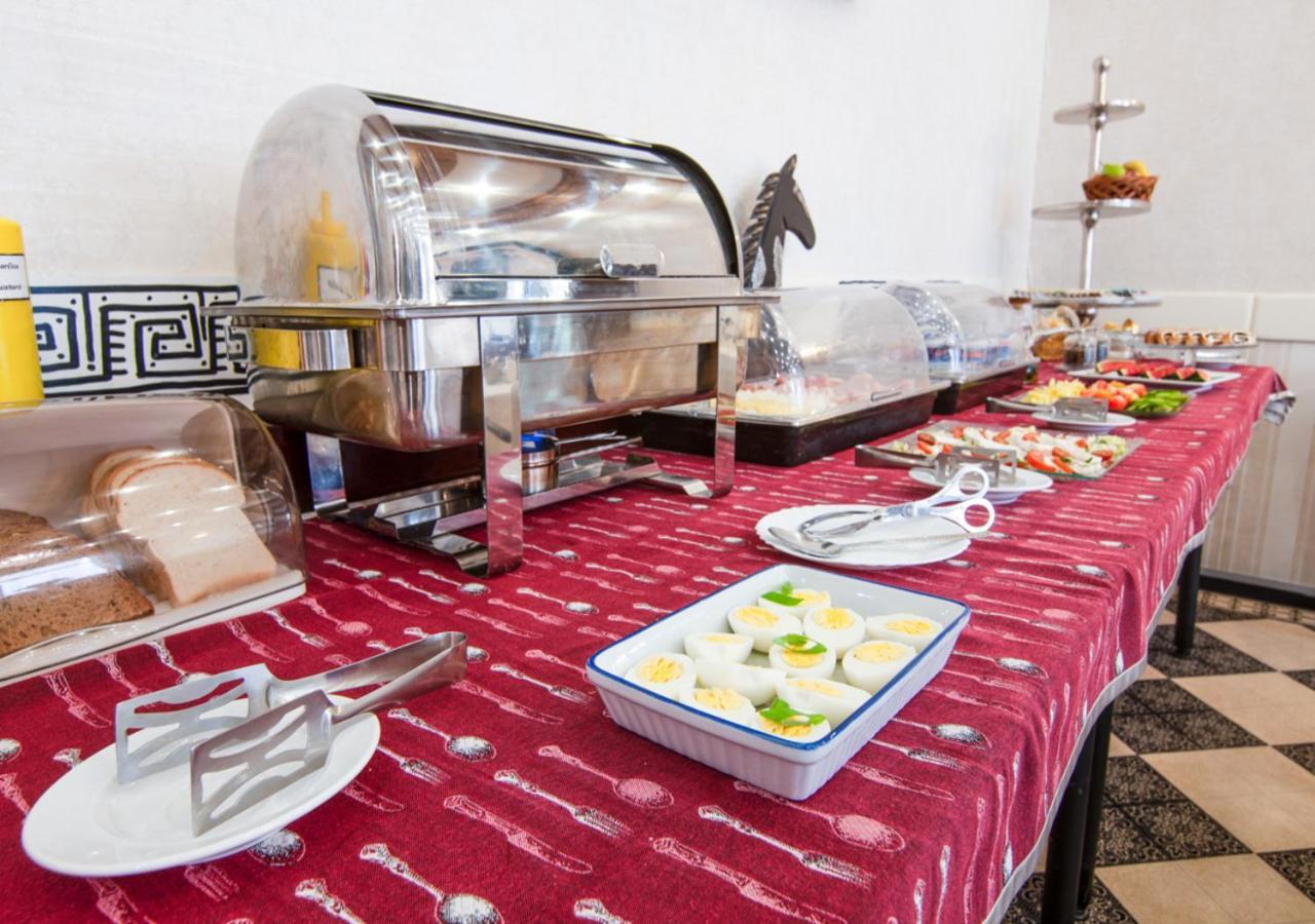 Pension Horse Inn Кошице Екстериор снимка