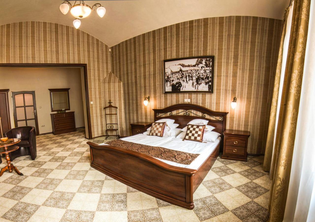 Pension Horse Inn Кошице Екстериор снимка