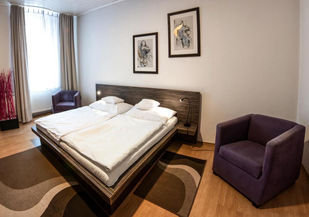 Pension Horse Inn Кошице Екстериор снимка