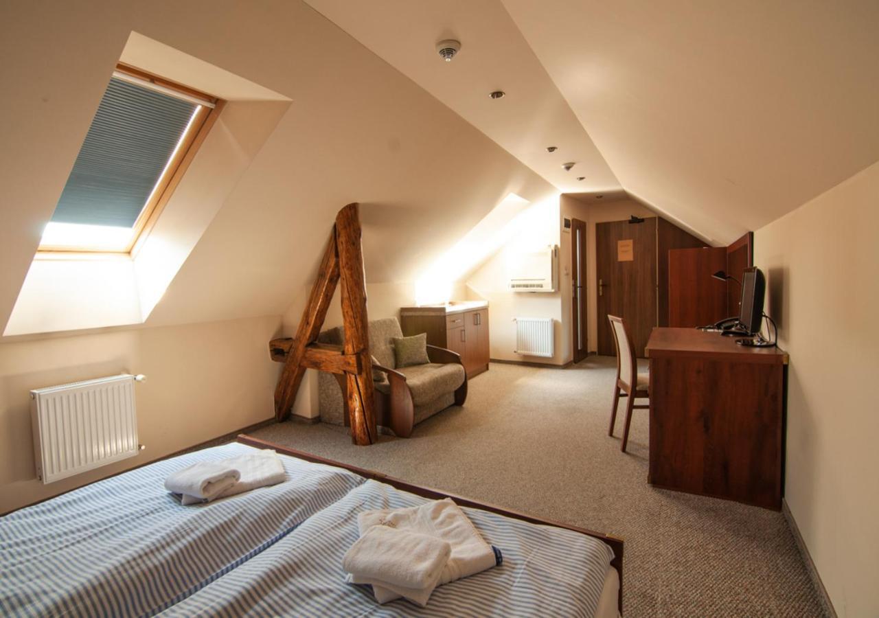 Pension Horse Inn Кошице Екстериор снимка
