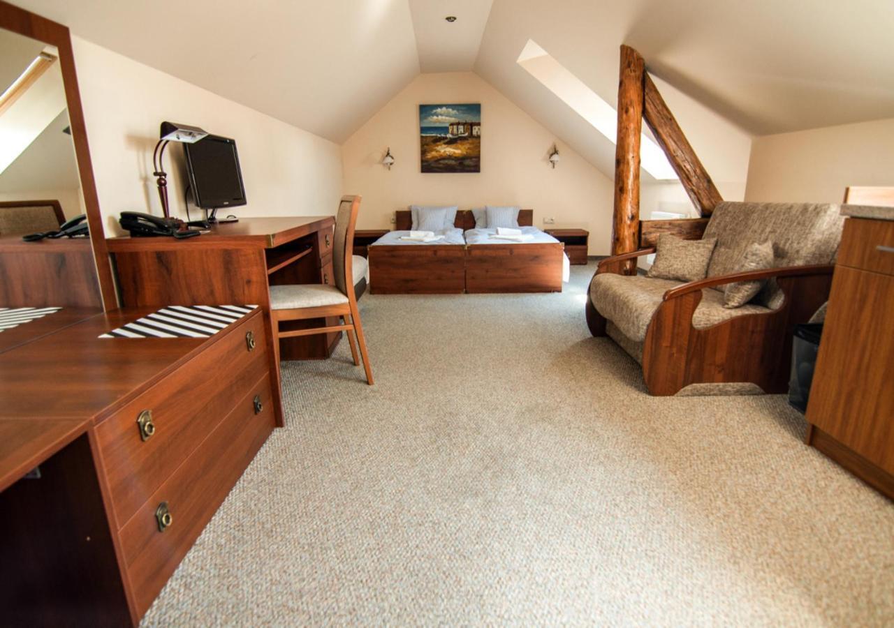 Pension Horse Inn Кошице Екстериор снимка