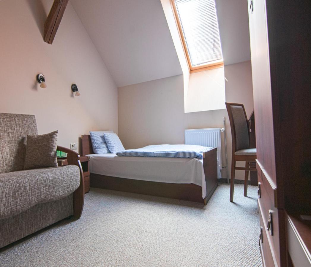 Pension Horse Inn Кошице Екстериор снимка